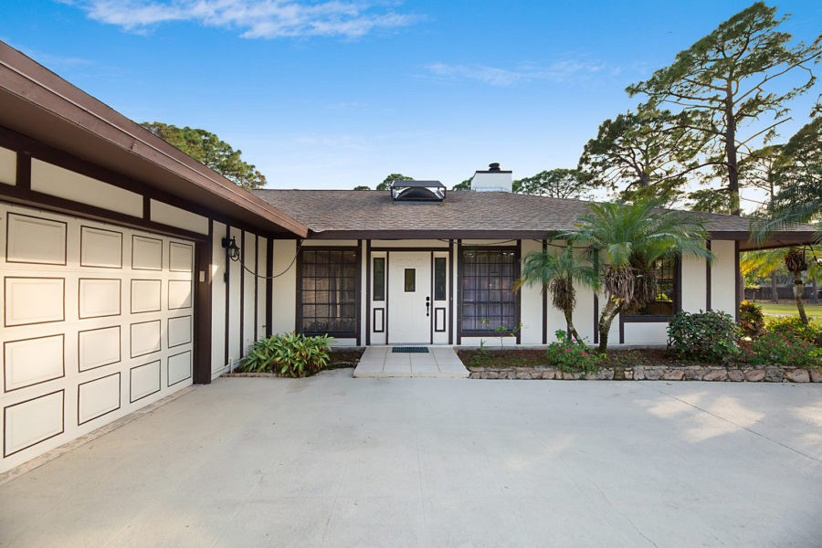 Home For Sale in Jupiter Farms Stewart Denholtz